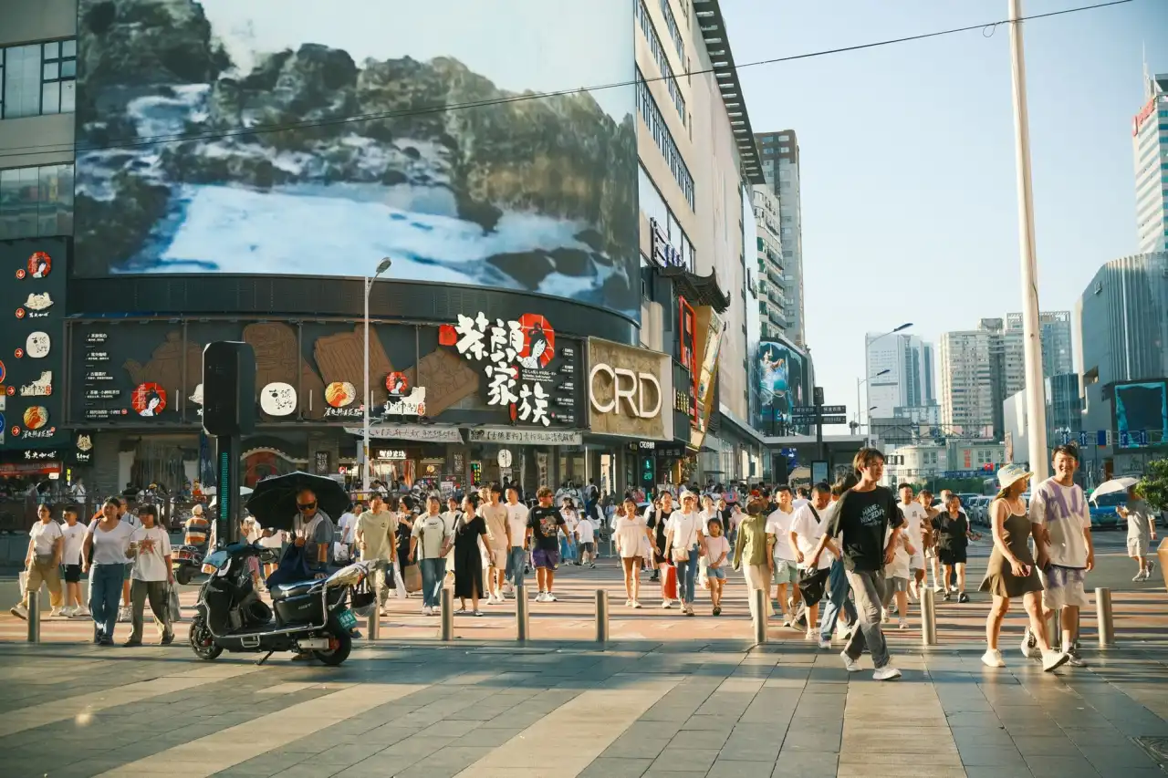 北京祈梦科技企业工装选购指南：厨师服与服务员服面料对比分析