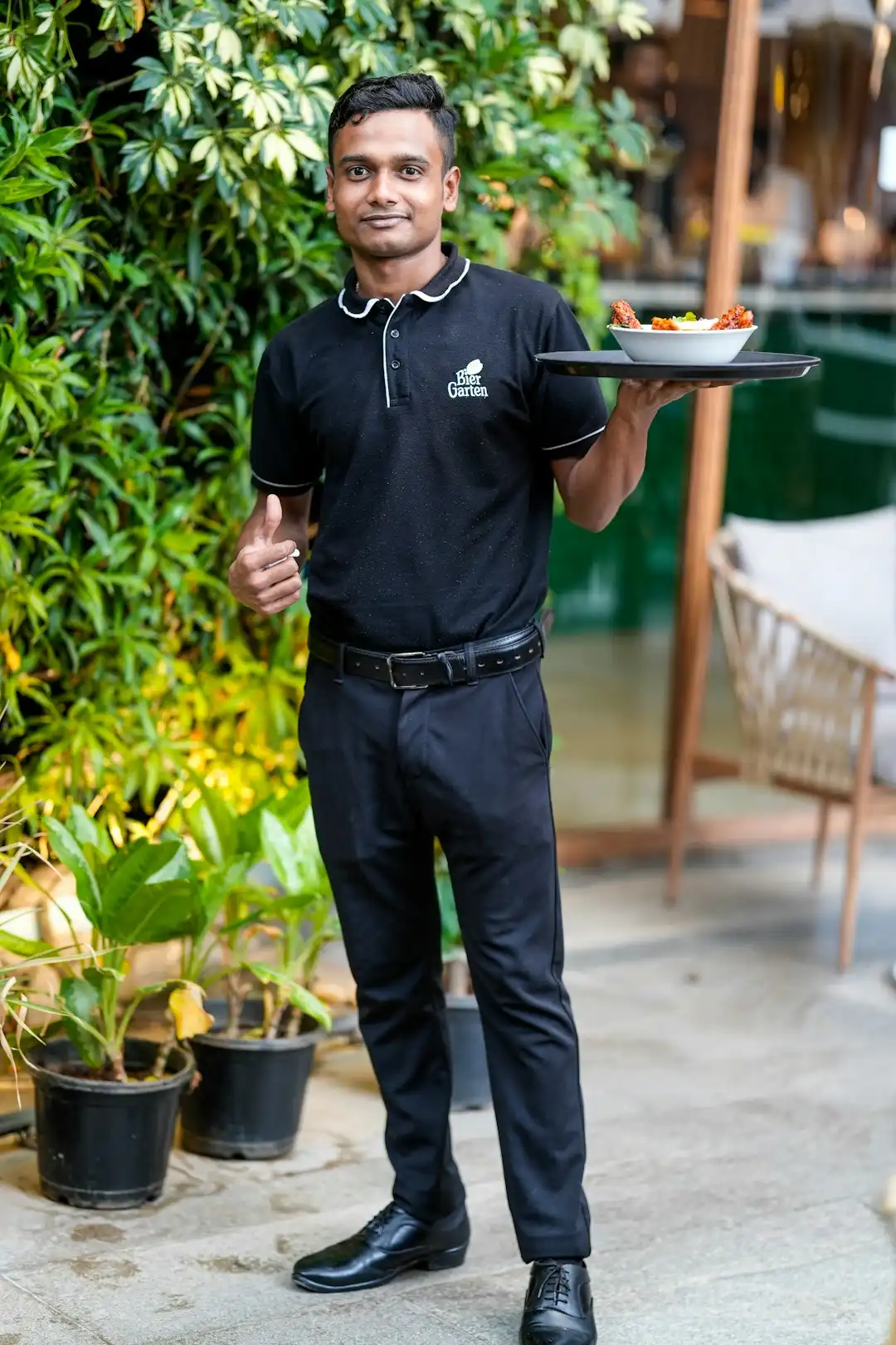 企业工装采购指南：如何为餐饮团队挑选合适的厨师服与服务员服正文配图 2